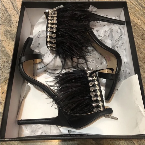 ZIGI SoHo Women “BRYNLEA” black feather & rhinestone detailed heels size 7 NIB! - Picture 2 of 12